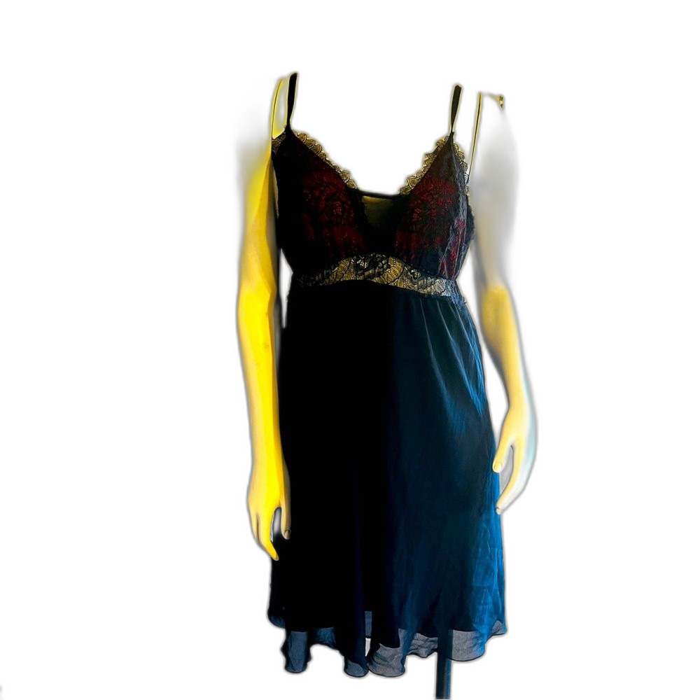 Soma NWT Large Black and Red Negligee Large